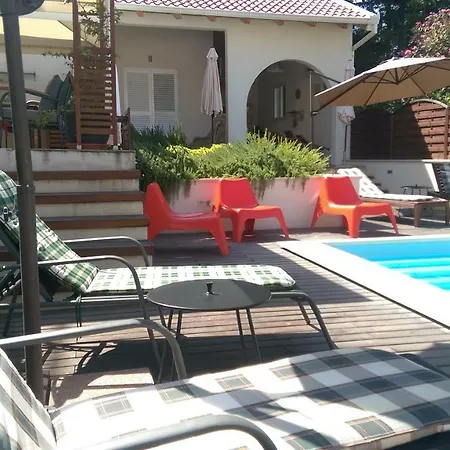 Olive Holiday home *