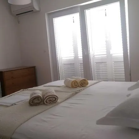 Olive * Gradac (Split-Dalmatia)